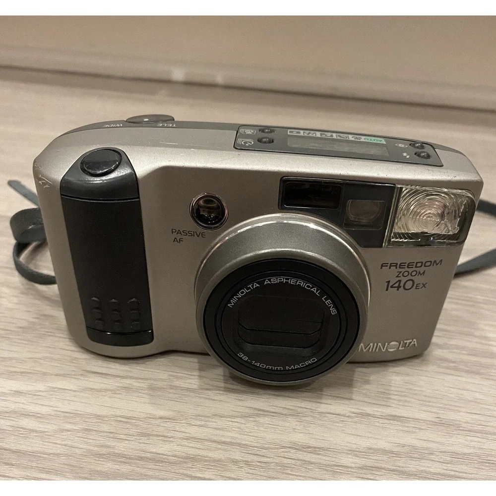 Minolta Riva Zoom 140EX 35mm Film Camera Japan 1995 - FILM  UNTESTED 🎞️